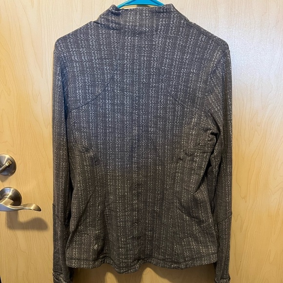 Lululemon sweatshirt